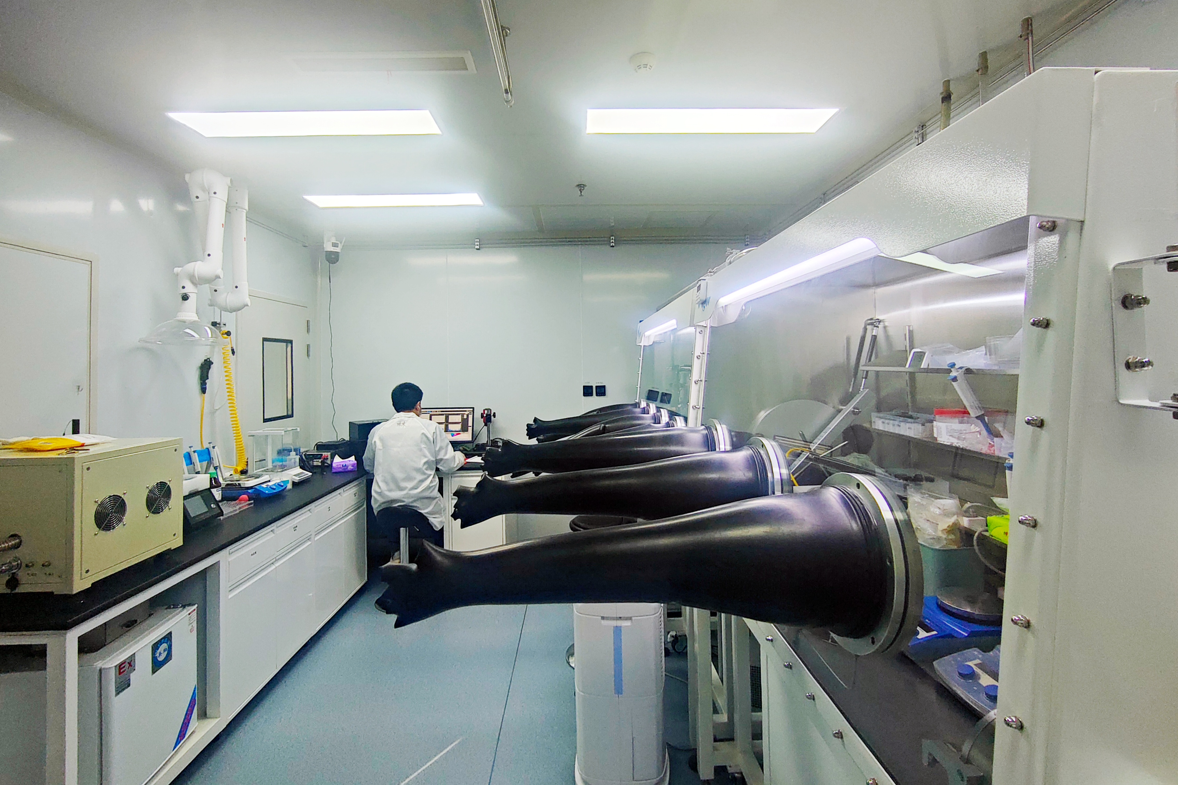 河北省低维半导体材料与器件重点实验室